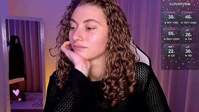 Snapshot of lady_curls chatting on 01/16/25, 05:21 lady curls online show from 01/16/25, 05:21