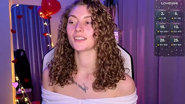 Snapshot of lady_curls chatting on 02/28/25, 12:10 lady curls online show from 02/28/25, 12:10