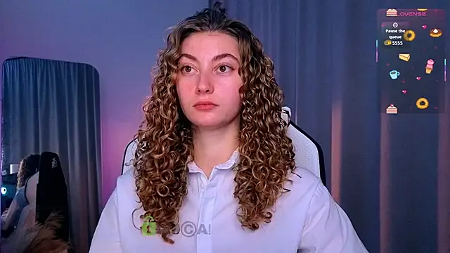 Snapshot of lady_curls chatting on 10/01/25, 08:48 lady curls online show from 10/01/25, 08:48