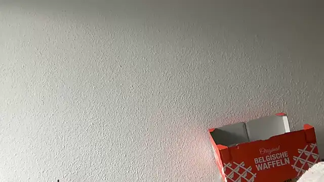 Snapshot of EmilyWi_ chatting on 01/26/25, 02:41 EmilyWi online show from 01/26/25, 02:41