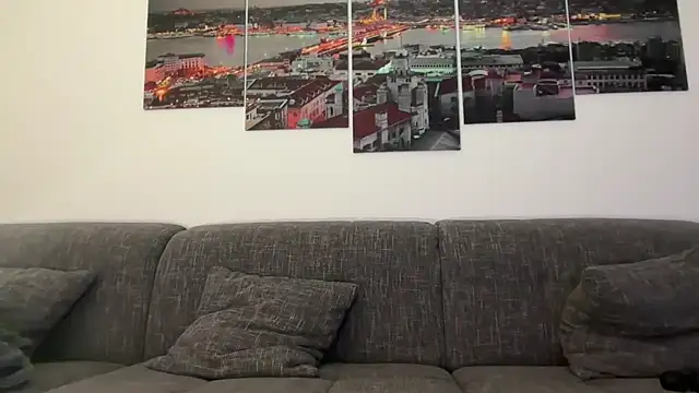 Snapshot of EmilyWi_ chatting on 02/18/25, 01:10 EmilyWi online show from 02/18/25, 01:10