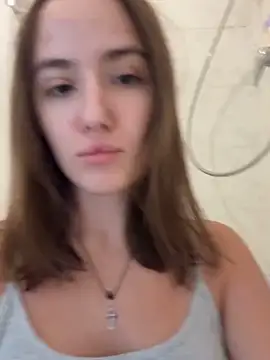 Snapshot of EmilyWi_ chatting on 10/01/25, 02:23 EmilyWi online show from 10/01/25, 02:23