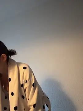 Snapshot of EmilyWi_ chatting on 10/10/25, 03:55 EmilyWi online show from 10/10/25, 03:55