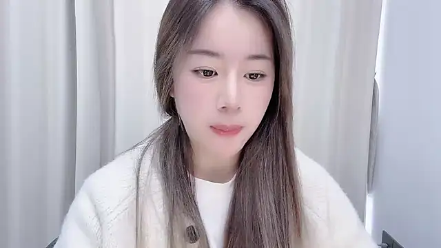 chloe-01 online show from 12/19/24, 05:07