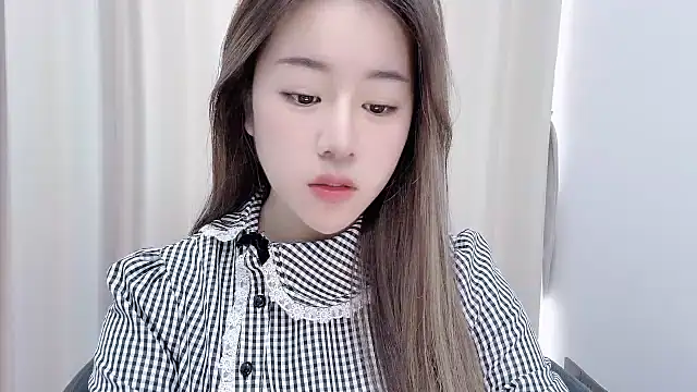 chloe-01 online show from 01/12/25, 03:17