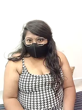 Hot Love   online show from 12/05/24, 08:22