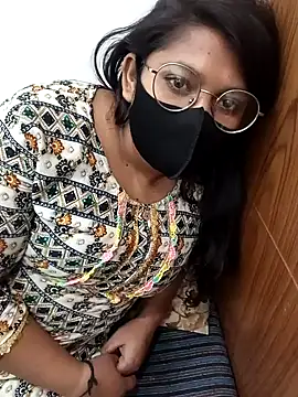 Hot Love   online show from 12/08/24, 07:26