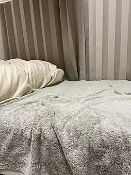 mochi mo chi  online show from 11/25/25, 03:34