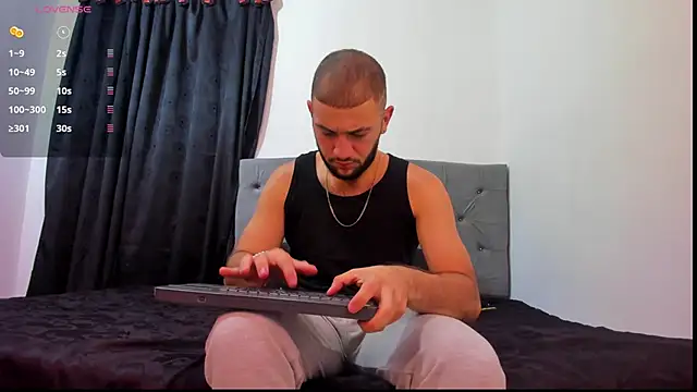 MaximusDick1  online show from 12/03/25, 04:09