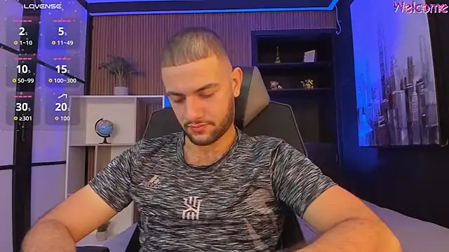 MaximusDick1  online show from 03/26/26, 12:33