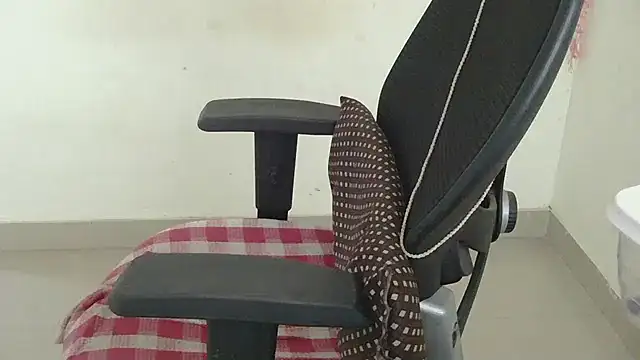 punemodel online show from 02/24/26, 11:47