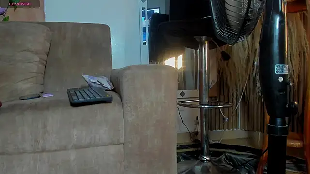 adhara hotter online show from 10/25/25, 07:41