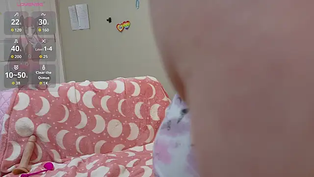 Luna1984 online show from 04/15/26, 07:58