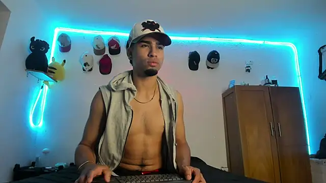 andy 0018 online show from 06/09/26, 01:39
