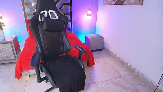 BRITHANY SPARK online show from 11/07/25, 04:01