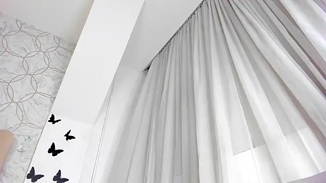 Foxy200   online show from 04/21/26, 01:42