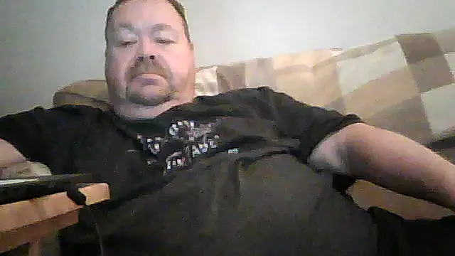 Snapshot of hitman_35 chatting on 06/08/26, 04:02 hitman 35 online show from 06/08/26, 04:02