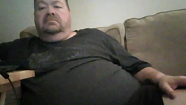 Snapshot of hitman_35 chatting on 06/16/26, 03:31 hitman 35 online show from 06/16/26, 03:31