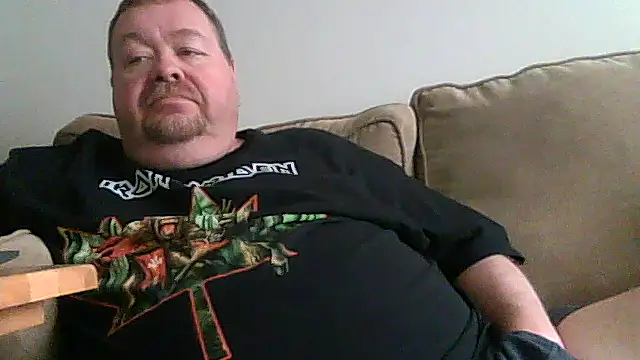 Snapshot of hitman_35 chatting on 06/22/26, 05:32 hitman 35 online show from 06/22/26, 05:32