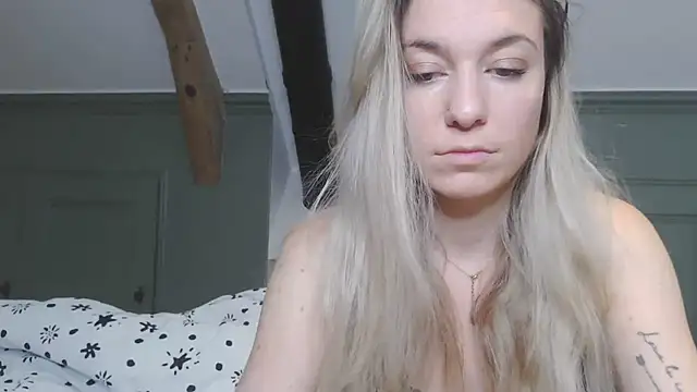 Snapshot of carlaaa chatting on 12/09/24, 09:37 carlaaa online show from 12/09/24, 09:37