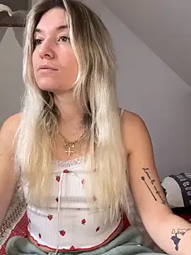 carlaaa online show from 11/19/25, 09:59