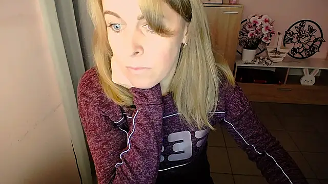 Hot Milady online show from 12/11/24, 07:31