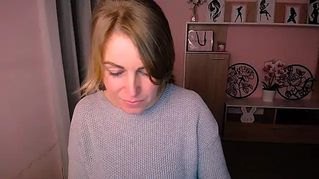 Hot Milady online show from 12/23/24, 08:22