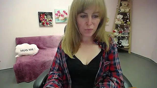 Hot Milady online show from 10/03/25, 07:16