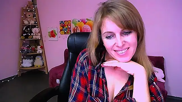 Hot Milady online show from 12/16/25, 08:52