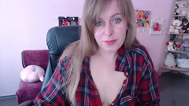 Snapshot of Hot_Milady chatting on 05/04/26, 07:26 Hot Milady online show from 05/04/26, 07:26