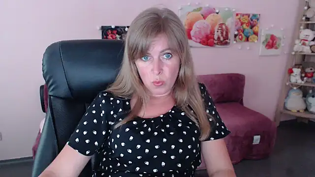 Snapshot of Hot_Milady chatting on 06/08/26, 07:53 Hot Milady online show from 06/08/26, 07:53