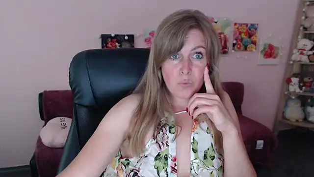 Snapshot of Hot_Milady chatting on 06/18/26, 07:41 Hot Milady online show from 06/18/26, 07:41