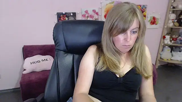 Snapshot of Hot_Milady chatting on 06/22/26, 08:44 Hot Milady online show from 06/22/26, 08:44
