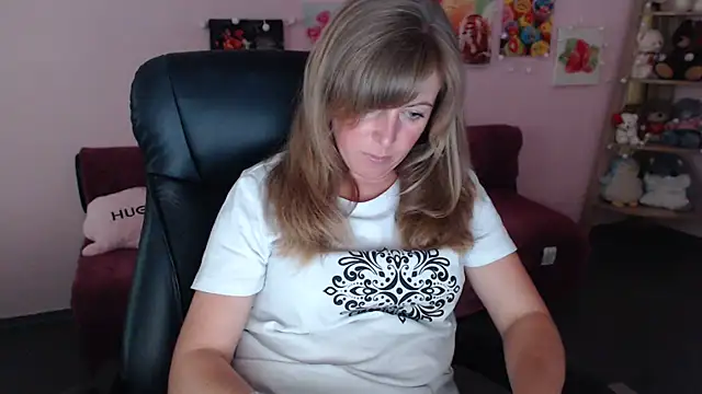 Snapshot of Hot_Milady chatting on 06/23/26, 07:17 Hot Milady online show from 06/23/26, 07:17