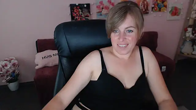 Snapshot of Hot_Milady chatting on 06/30/26, 07:20 Hot Milady online show from 06/30/26, 07:20