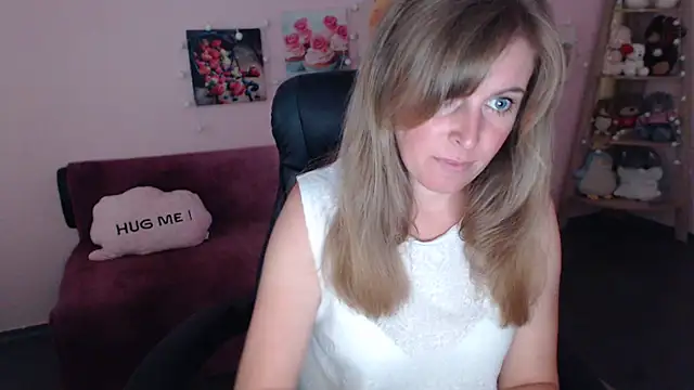 Snapshot of Hot_Milady chatting on 07/27/26, 07:15 Hot Milady online show from 07/27/26, 07:15