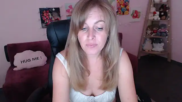 Snapshot of Hot_Milady chatting on 07/30/26, 07:29 Hot Milady online show from 07/30/26, 07:29