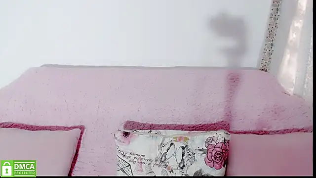 Snapshot of mariana_katto chatting on 11/12/25, 05:57 mariana katto online show from 11/12/25, 05:57