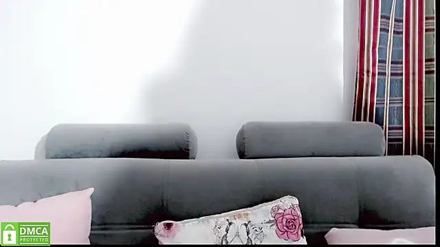 Snapshot of mariana_katto chatting on 12/16/25, 06:57 mariana katto online show from 12/16/25, 06:57