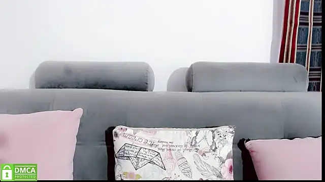 Snapshot of mariana_katto chatting on 12/19/25, 07:10 mariana katto online show from 12/19/25, 07:10