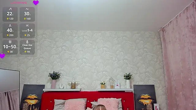 Snapshot of KattyPeachX chatting on 05/20/26, 01:23 KattyPeachX online show from 05/20/26, 01:23