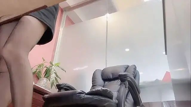 QianF-666 online show from 12/20/25, 02:51