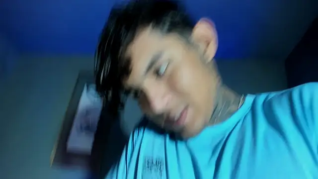 Snapshot of Travistanner_28 chatting on 10/22/25, 03:18 Travistanner 28 online show from 10/22/25, 03:18