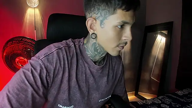 Travistanner 28 online show from 04/05/26, 07:27