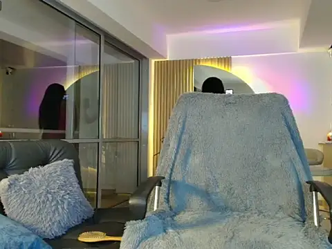 Snapshot of thesweetkhloe__ chatting on 10/21/25, 01:50 thesweetkhloe   online show from 10/21/25, 01:50