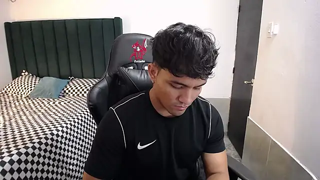 man dur07 online show from 10/24/25, 07:54