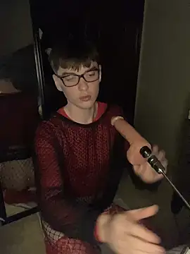 Snapshot of YourFavTwinkie chatting on 02/06/25, 07:24 YourFavTwinkie online show from 02/06/25, 07:24