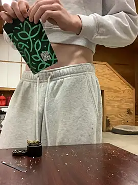 Snapshot of YourFavTwinkie chatting on 02/03/26, 07:02 YourFavTwinkie online show from 02/03/26, 07:02