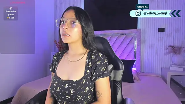 Valery wang online show from 11/19/25, 11:32