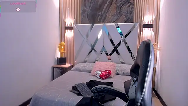 Valery wang online show from 04/20/26, 12:08